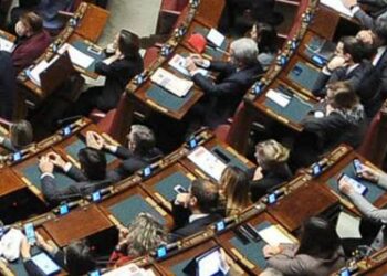 Grande Intrigo. Tifoserie scatenate, parlamentari senza voce, furbetti in prima linea