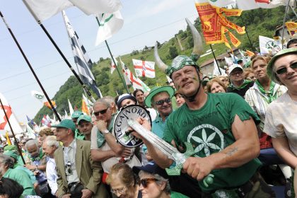Lega, 48 ore ancora e si chiude. “Amici non c’è un euro..”. Sentenza , il 5 settembre