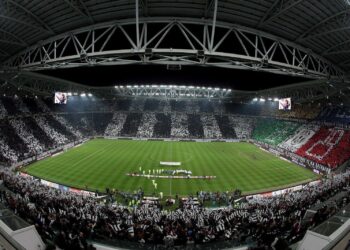 La metamorfosi della “curva”: da passione a potere parallelo. Amsterdam, Roma, Milano 