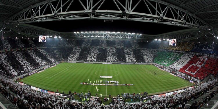 La metamorfosi della “curva”: da passione a potere parallelo. Amsterdam, Roma, Milano 