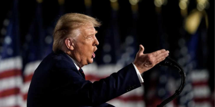 Salvini, tifoso di Trump, e il paradosso del “prima veniamo noi”