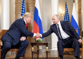 Salvini, tifoso di Trump, e il paradosso del “prima veniamo noi”