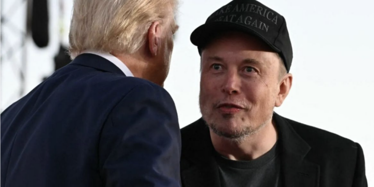 Se Mussolini e Giorgia Meloni avessero risposto a Elon Musk dopo la sua esternazione sui giudici da cacciare. Ecco le due “note”