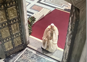 Giuliano Ferrara sventola la bandiera di Netanyiahu, chiamando a raccolta gli atei devoti. Francesco all’indice