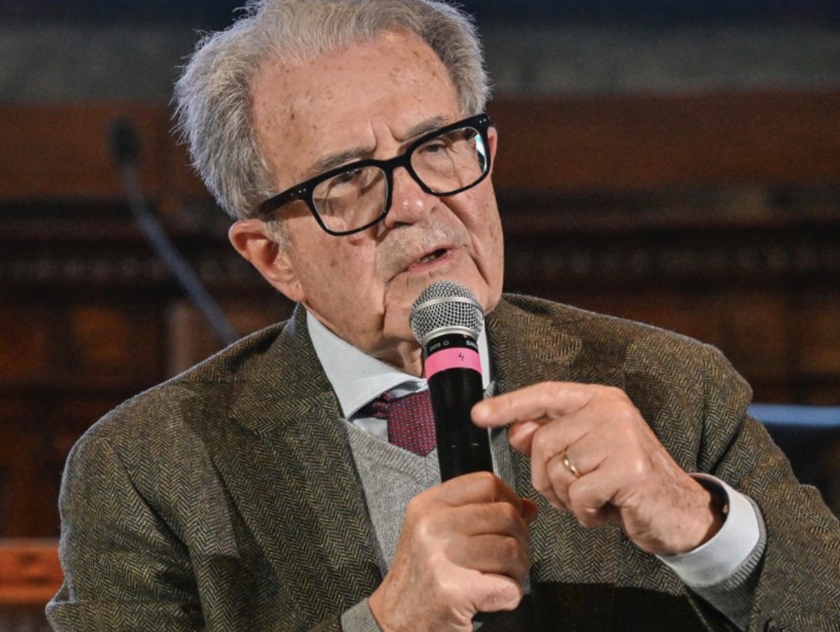 Diversivi. Come fucilare il vecchio collerico “prof” antico federatore del centrosinistra