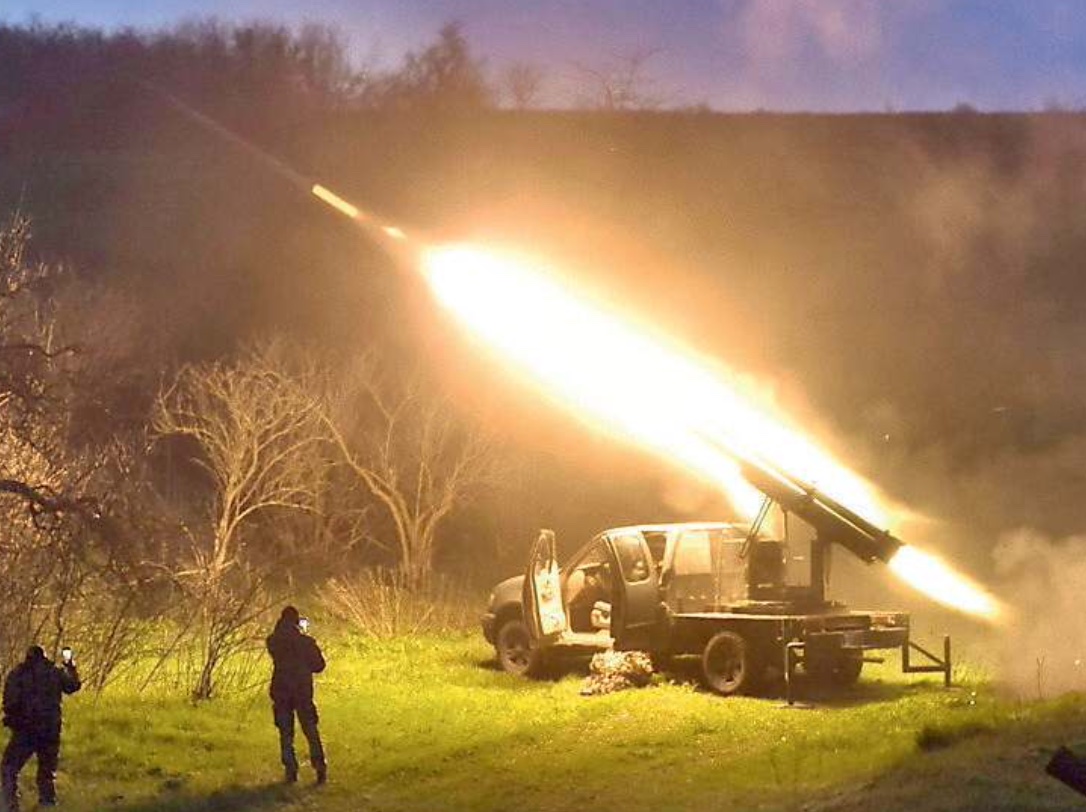 Nei cortei del 25 aprile solo Pro Pal, il massacro ucraino non emoziona. Chi sono i filorussi d’Italia?