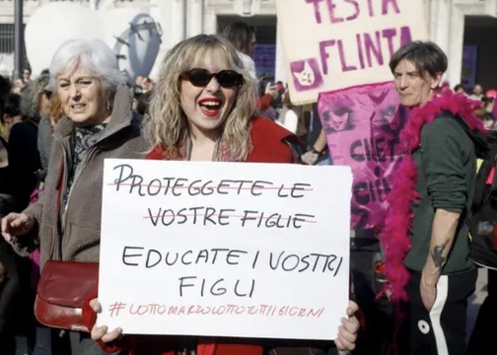 Educazione sessuale, ma con il permesso dei genitori. Il Ministro Valditara non si fida della scuola