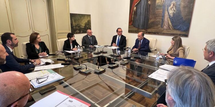 Cuffaro, Musumeci e Schifani: la Sicilia a tre gambe, patria del governo parallelo