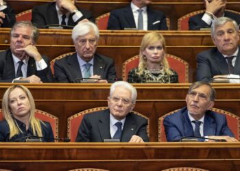 I vinti al potere: La Russa double face, Meloni militante. Eredi del Ventennio, a loro insaputa. L’attesa che arrivino i “nostri”