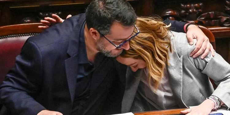 Tutti i messaggi d’amore di Salvini a Putin. E le tre facce del governo italiano.