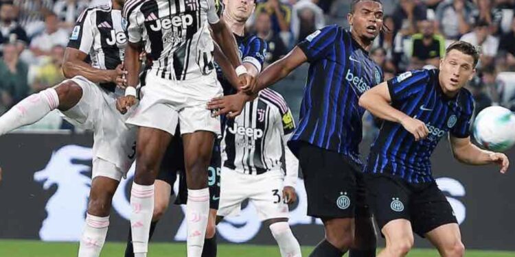 La simulazione impunita: dalla partita di calcio alle urne, da Inter-Juve alla Casa Bianca, da Bastoni a Infantino