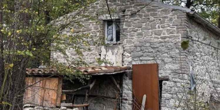 Meloni tace sulla guerra, diventa loquace sulla casa del bosco, per gettare discredito su giudici e assistenti sociali