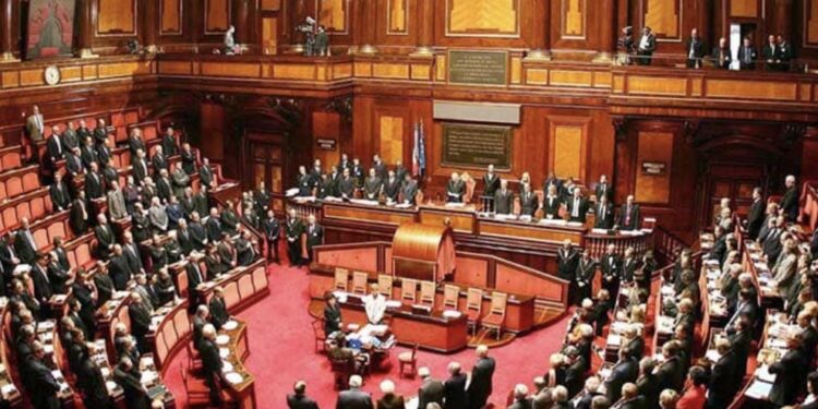 L’Italia? Repubblica presidenziale. Riforma elettorale? Fregatura in arrivo. I parlamentari? Eletti dai leader, altro che popolo sovrano. Tutta la verità e nient’altro che la verità…