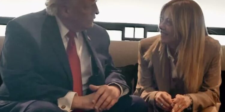 La foto implorata a Trump? Umiliazione e Alto Tradimento dell’amico americano. Meloni, la Fedelissima, umiliata